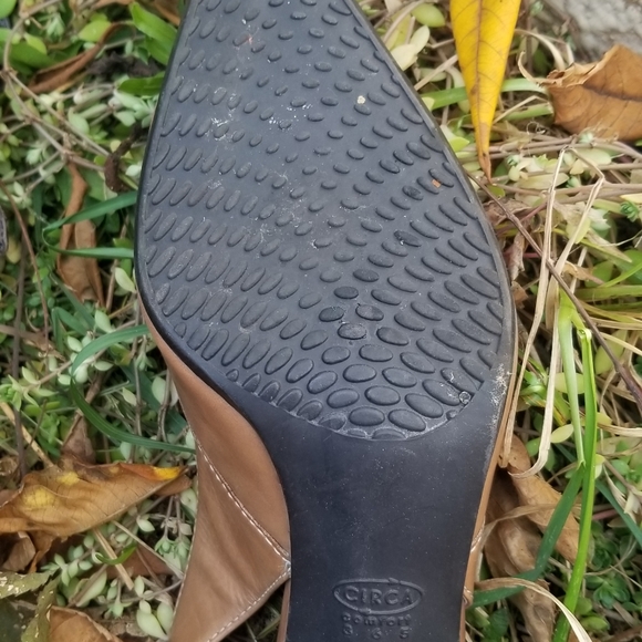 Circa Joan and David heels - Picture 3 of 7